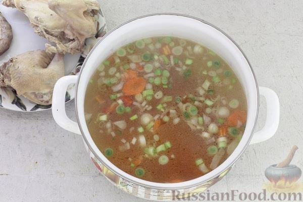 Куриный суп со щавелем, стручковой фасолью и кукурузой